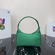Prada Green Re-Edition 2000 Re-Nylon 23x13x5cm - 2
