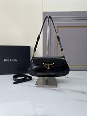 Prada Black Maternity Bag with Pointed Lock 22x15cm - 5