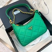 Prada Re-Edition 1995 Green Bag 22x18x6cm - 1
