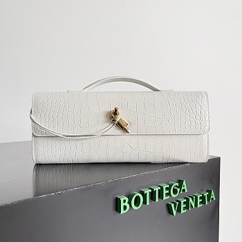 Bottega Veneta Andiamo Clutch White 741511 Size 31x13x3cm