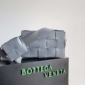 Bottega Veneta Cassette Grey Size 26x16x6cm