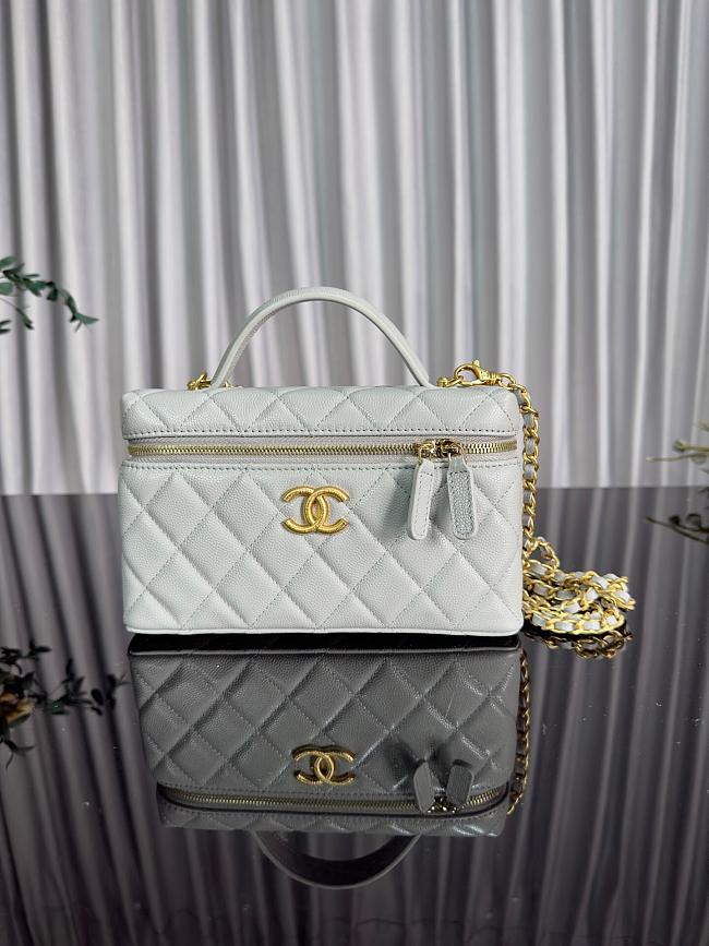 Chanel 25C Long Vanity Caviar White Bag 17x19x5cm - 1
