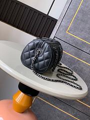 Chanel Bowling Bag Calfskin YP70 11x18x11cm - 2