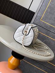 Chanel Bowling Bag Calfskin YP73 11x18x11cm - 5