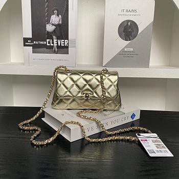 Chanel Flap Bag Metalic Gold Size 20×11×5cm