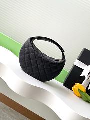 Chanel Half Moon Pearl Black Size 16x16x5cm - 4