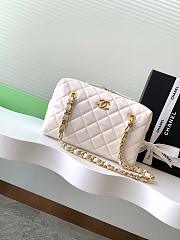 Chanel Handbag with LogoAS5125 White 25x15x11cm - 1