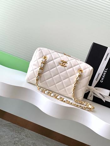 Chanel Handbag with LogoAS5125 White 25x15x11cm