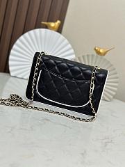 Chanel Lambskin Clutch with Chain Black Size 19x12x3cm - 4