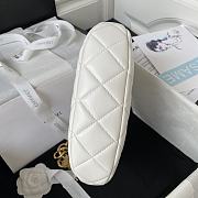 Chanel Should Bag White AS4220 Size 24x17x6cm - 3