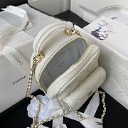 Chanel White Quilted Caviar Backpack 18x13x9cm - 4