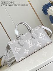 LV Giant Monogram M23640 Size 25x13x10cm - 4