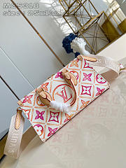 LV OnTheGo East West Pink Size 25x13x10cm - 2