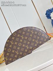 LV Fan Monogra M14804 Size 37x6x19cm - 4