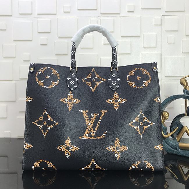 LV OnTheGo Monogram LVM44571 Size 41x34x19cm - 1
