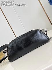 LV Pochette Vibe Circle M14544 Size 25x10x7cm - 4