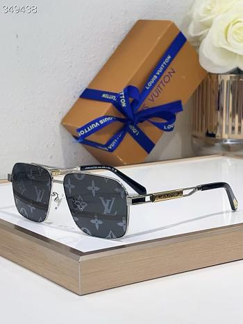 Louis Vuitton Sunglasses Z 1303-05