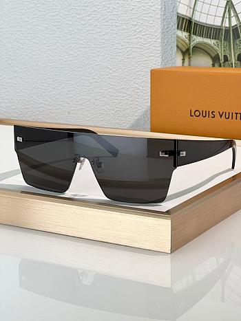 Louis Vuitton Sunglasses  Z 2205-03