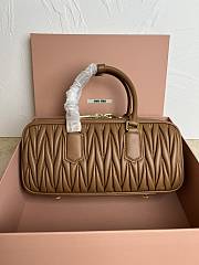 Miu Miu Matelasse Beige Pattern 5BB148 Size 27x12x9cm - 2