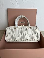 Miu Miu Matelasse White Pattern 5BB148 Size 27x12x9cm - 4