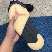 Air Jordan 5 Retro Gore-Tex Off Noir DRO092-001 - 3