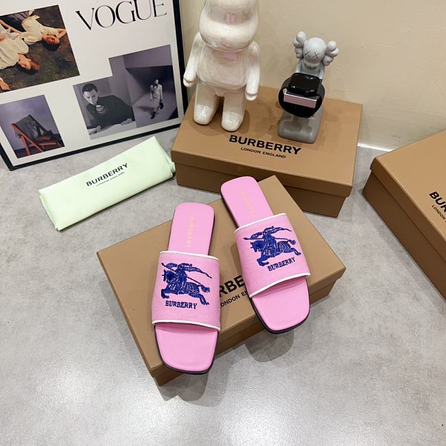 Burberry Label Slide Pink - 1