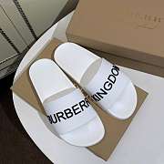 Burberry White Rubber Kingdom Motif Pool Slides - 5