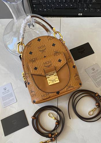 MCM Bag 39123125-01 Size 21x17x9CM