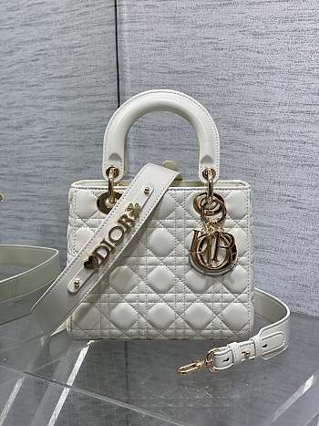 Dior Lady White Bag D0217 Size 20x16x8CM