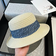 Louis Vuitton Gold and New Straw Hat LV8531 - 2