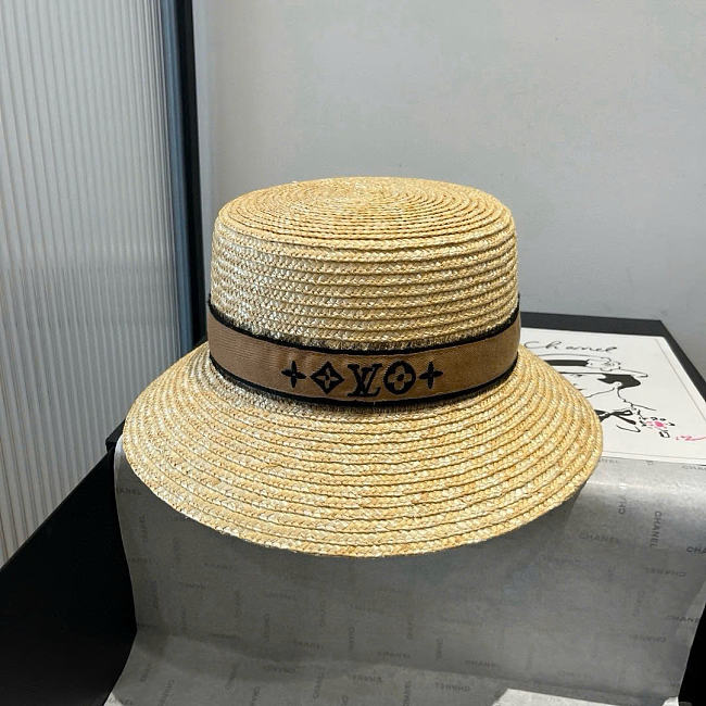 Louis Vuitton Gold and New Straw Hat LV8532 - 1
