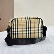 Burberry Bucket Bag Size 22x6x16CM - 2