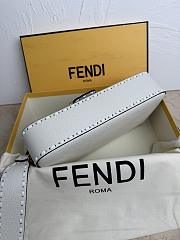 Fendi Baguette Cuoio Romano White Leather Size 27x6x15cm - 5