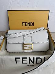 Fendi Baguette Cuoio Romano White Leather Size 27x6x15cm - 4
