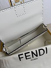 Fendi Baguette Cuoio Romano White Leather Size 27x6x15cm - 3