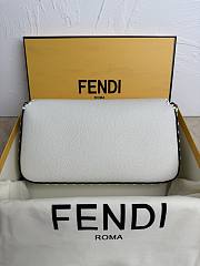 Fendi Baguette Cuoio Romano White Leather Size 27x6x15cm - 2