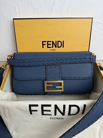 Fendi Baguette Cuoio Romano Blue Leather Size 27x6x15cm