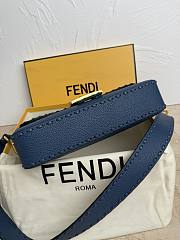 Fendi Baguette Cuoio Romano Blue Leather Size 27x6x15cm - 4