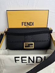 Fendi Baguette Cuoio Romano Black Leather Size 27x6x15cm - 2