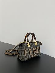 Fendi By The Way Mini Leather Size 20x9x12cm - 3