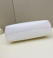 Fendi Pre-Owned First Clutch White Bag Size 23x10x18cm - 3
