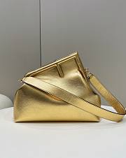 Fendi Pre-Owned First Clutch Gold Bag Size 23x10x18cm - 4