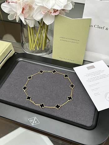Van Cleef & Arpels 10 Flower Black Agate Necklace