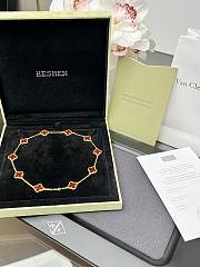 Van Cleef & Arpels 10 Flower Red Agate Necklace - 3