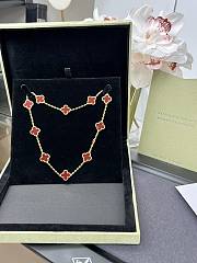 Van Cleef & Arpels 10 Flower Red Agate Necklace - 4