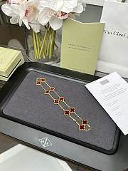 Van Cleef & Arpels 10 Flower Red Agate Necklace - 2