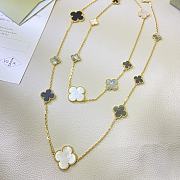 Van Cleef & Arpels 16 Flower Four Leaf Clover Necklace 01 - 2