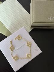 Van Cleef & Arpels Classic 4 Leaf Clover Bracelet Gold  - 1