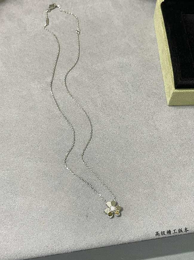 Van Cleef & Arpels Mini Light 01 Clover Necklace - 1