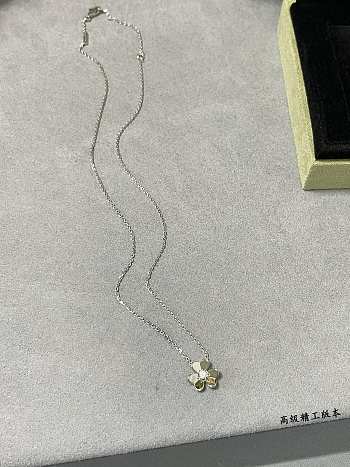 Van Cleef & Arpels Mini Light 01 Clover Necklace